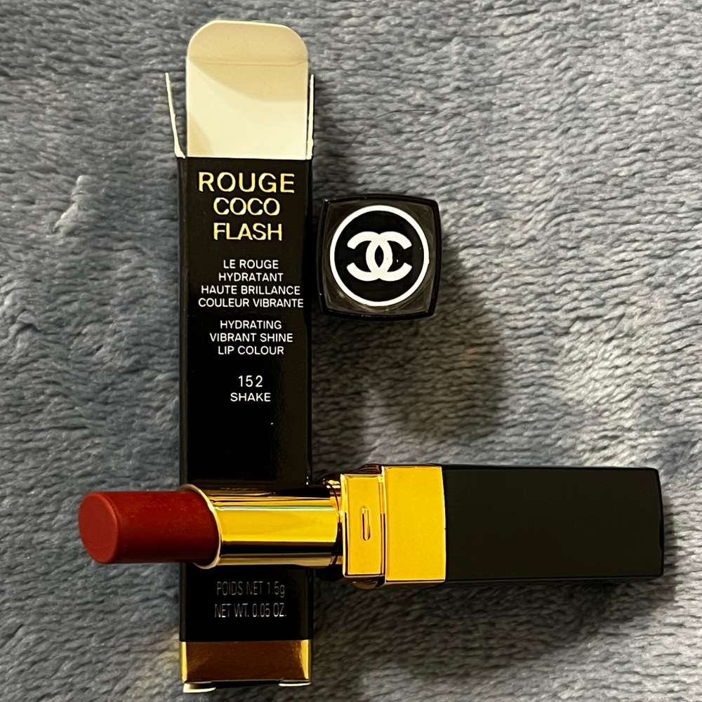 CHANEL ROUGE COCO FLASH Hydrating Vibrant Shine Lip Colour - 152 SHAKE - 1.5g